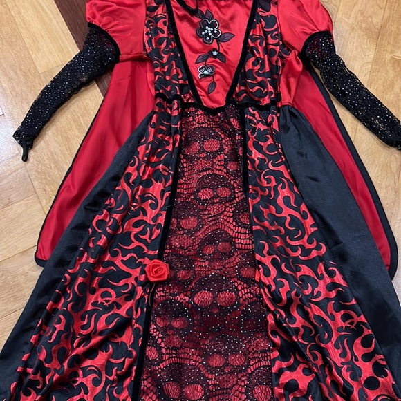 Vampire princess Halloween costume size 3-4 - Picture 4 of 10